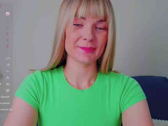 PaulaKiss webcam
