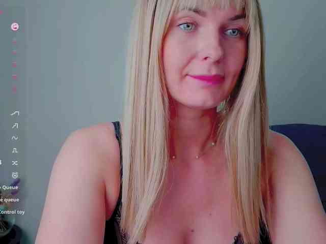 PaulaKiss webcam