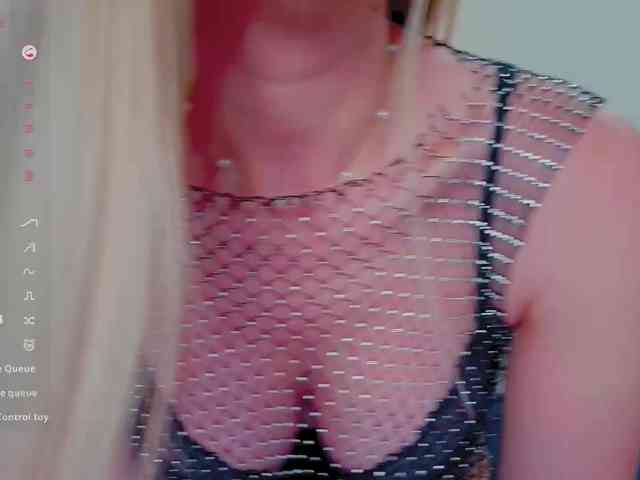 PaulaKiss webcam