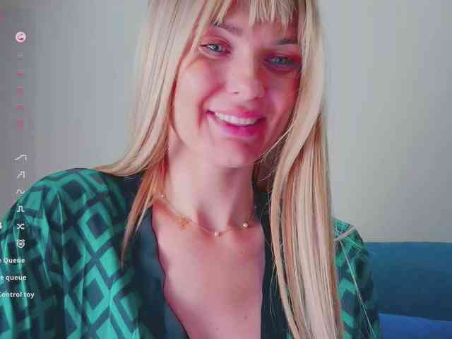 PaulaKiss webcam