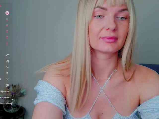 PaulaKiss webcam