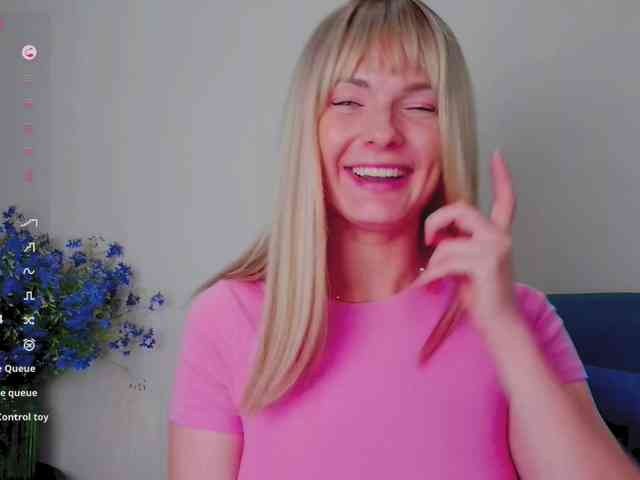 PaulaKiss webcam