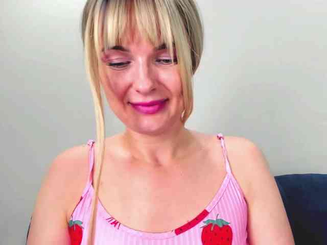 PaulaKiss webcam