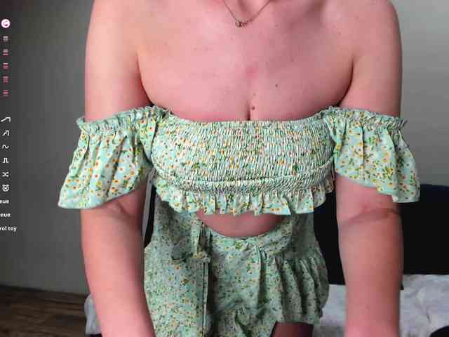 PaulaKiss webcam