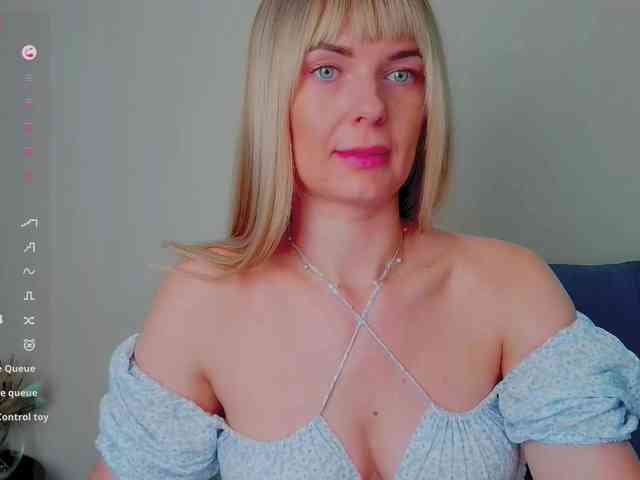 PaulaKiss webcam