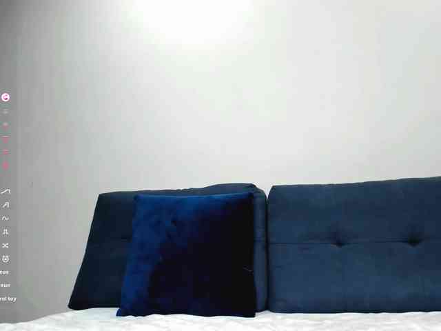 PaulaKiss webcam