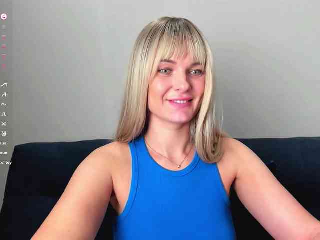 PaulaKiss webcam