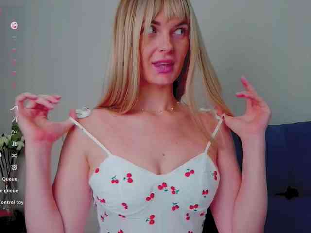 PaulaKiss webcam