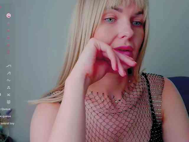 PaulaKiss webcam