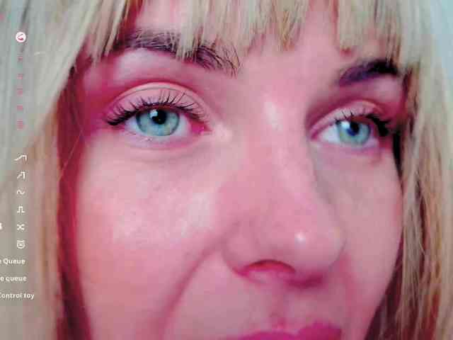 PaulaKiss webcam