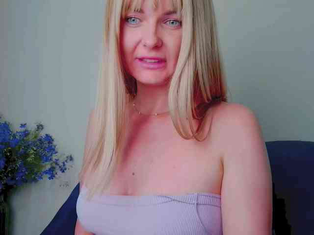 PaulaKiss webcam