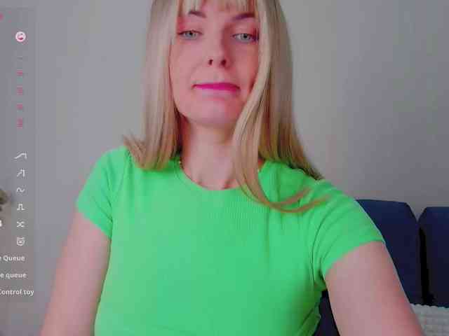 PaulaKiss webcam