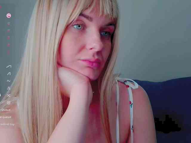 PaulaKiss webcam