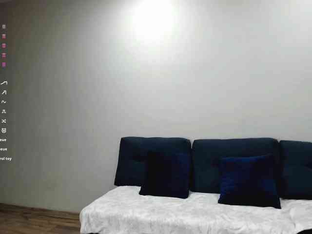PaulaKiss webcam