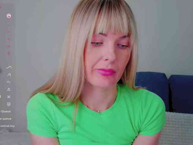 PaulaKiss webcam