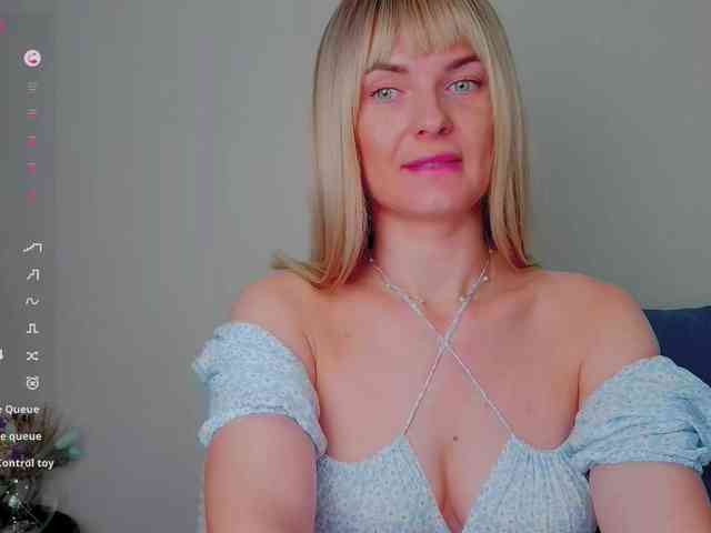 PaulaKiss webcam