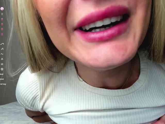 PaulaKiss webcam