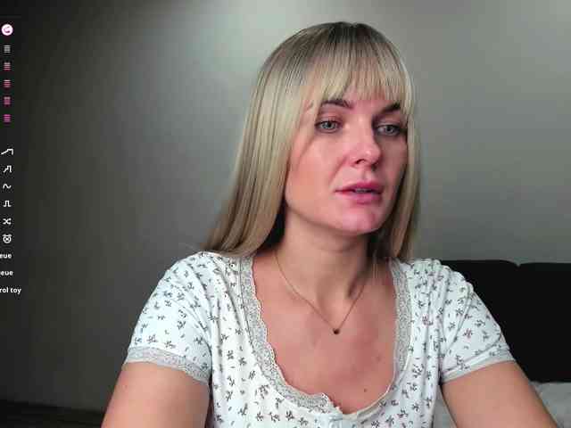 PaulaKiss webcam