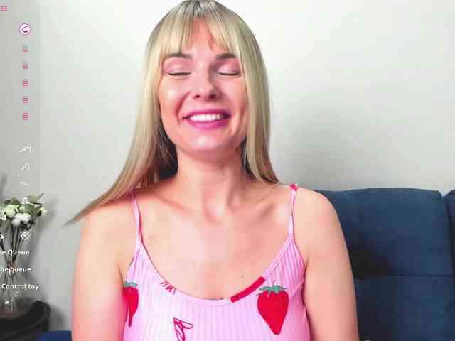 PaulaKiss webcam