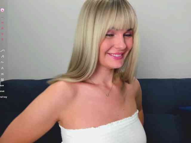 PaulaKiss webcam