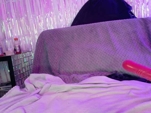 Midnightrose11's BongaCams show and profile