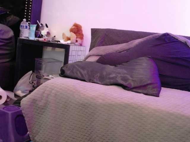 Midnightrose11 webcam