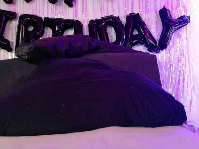 Midnightrose11 webcam