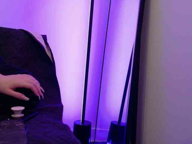 Midnightrose11 webcam