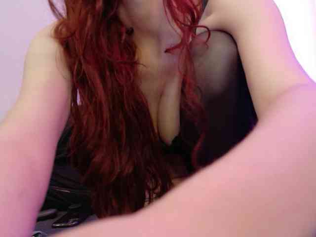 Midnightrose11 Live Webcam on BongaCams