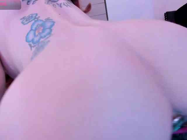 Midnightrose11 webcam