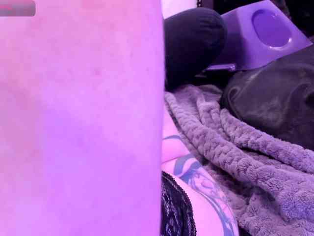 Midnightrose11 Live Webcam on BongaCams