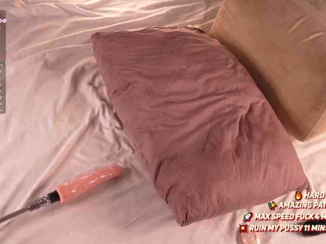 YourLola webcam