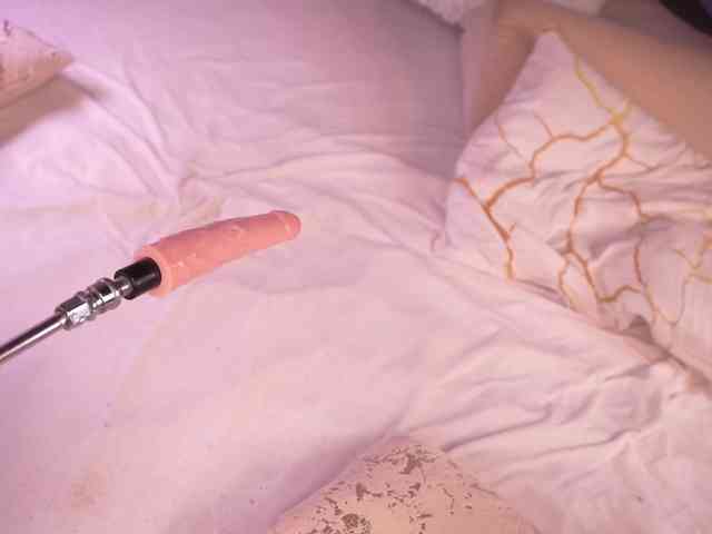 YourLola webcam