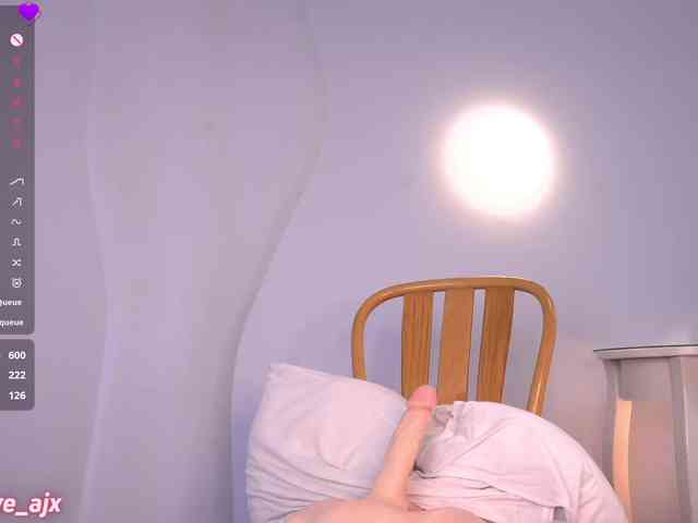 YourLola webcam