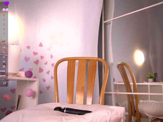 YourLola webcam