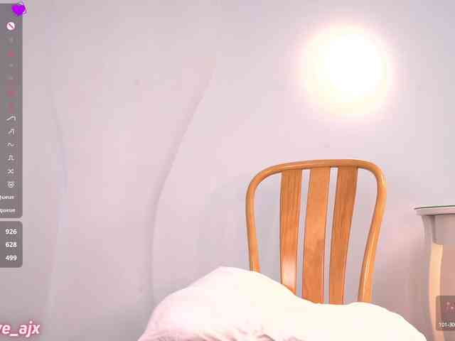YourLola webcam