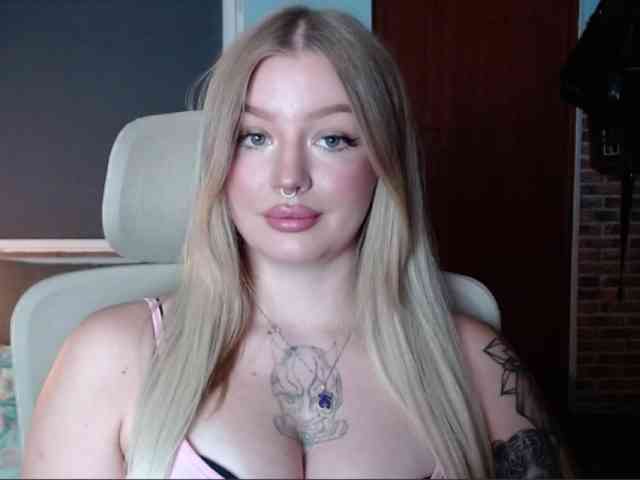 CamilaLove webcam