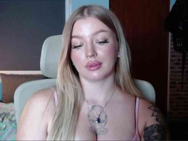 CamilaLove webcam