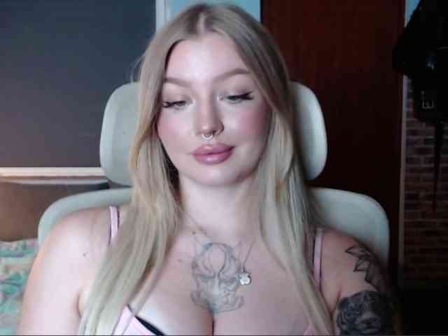 CamilaLove webcam
