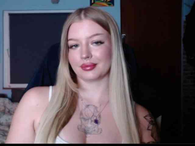 CamilaLove webcam