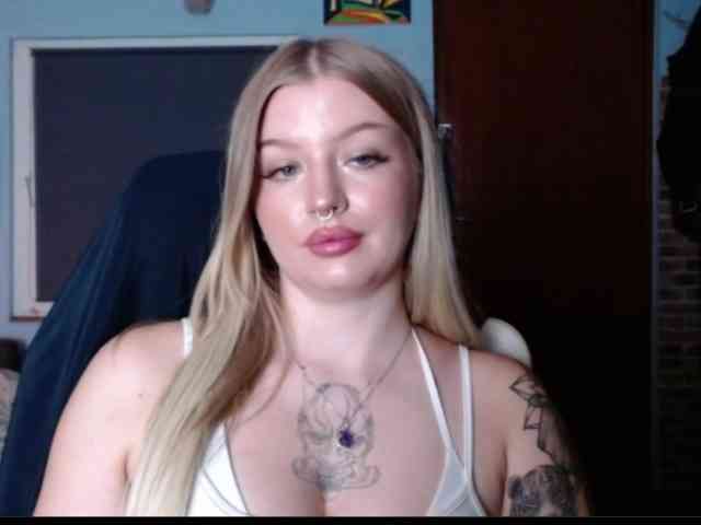 CamilaLove webcam