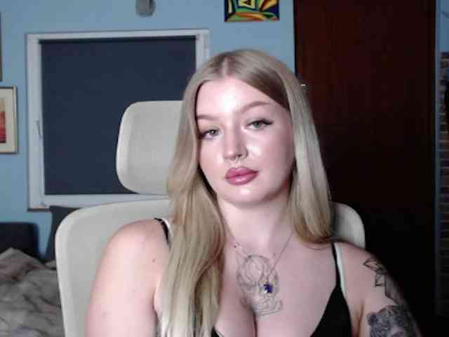 CamilaLove webcam