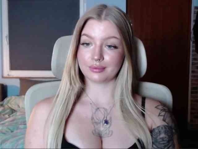 CamilaLove webcam