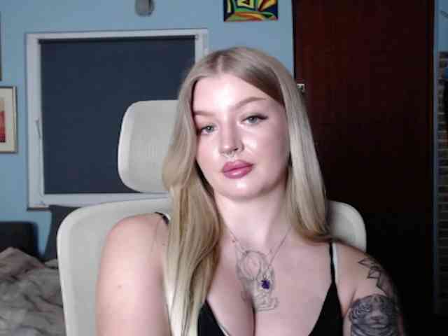 CamilaLove webcam