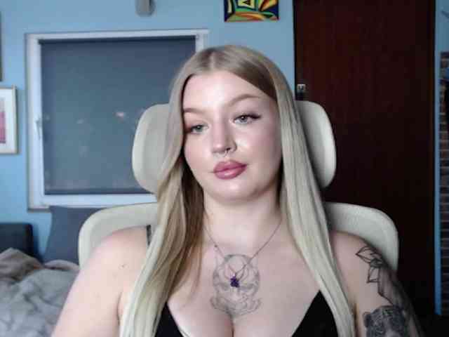 CamilaLove webcam
