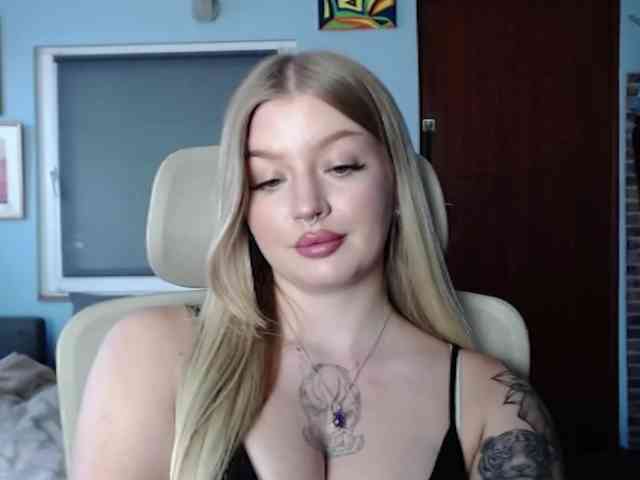 CamilaLove webcam