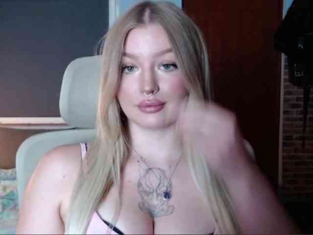 CamilaLove webcam