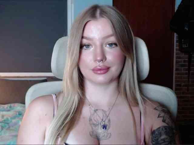 CamilaLove webcam