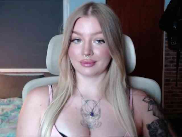 CamilaLove webcam