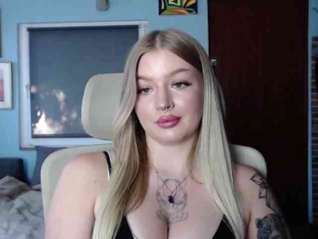 CamilaLove webcam